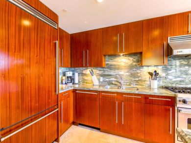 Spacious Modern Kitchen Spacious Modern Kitchen